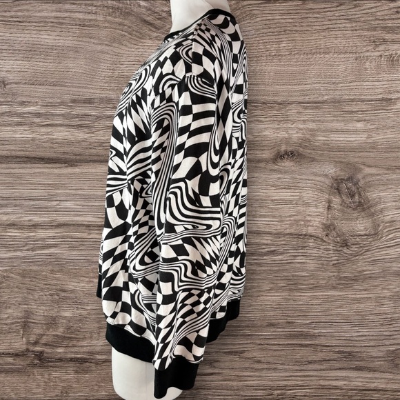 Wild Fable Women's XXL Black White Geometric Print Sweatshirt Abstract (913) - Picture 2 of 9